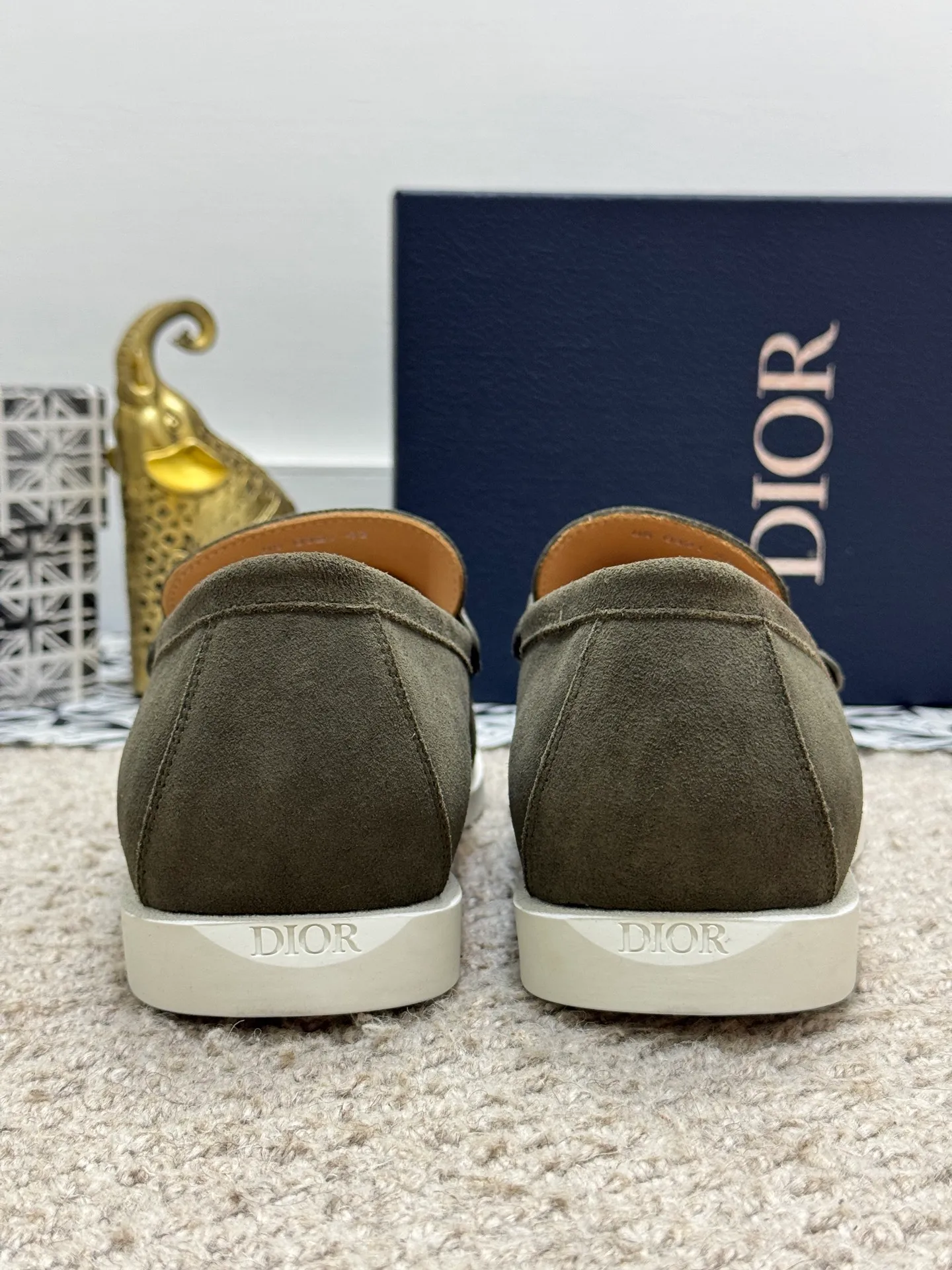 Men's men's shoes 💰480 [New style] 🍺🍺Dior men's casual shoes - a high version of the original one-to-one replica. It is a casual dress shoe. Crafted from luxuriously soft navy suede❤️‍🔥Cow leather lining💘Oblique printed panels on the upper. The lightweight white rubber sole adds sophistication, with an Oblique pattern engraved on the outsole and branding on the back. Size: 38-44 (45, 46 customized